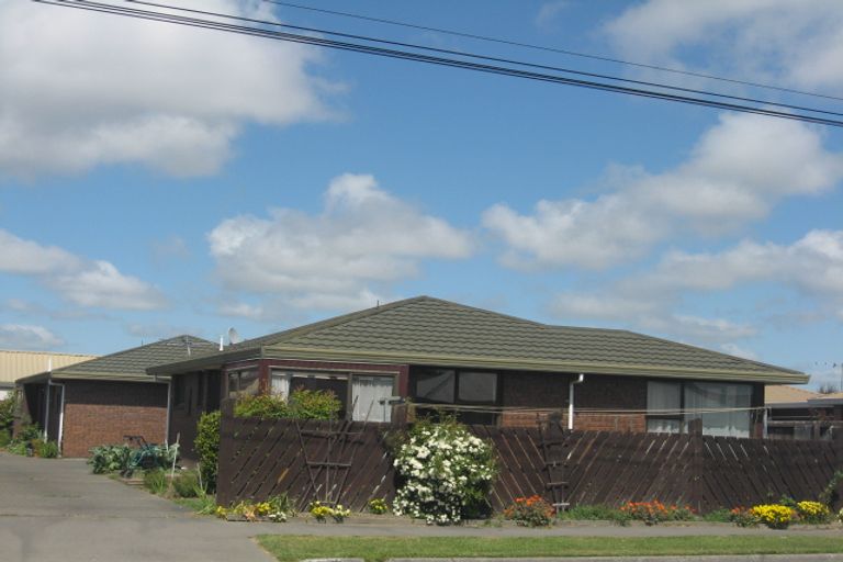 Photo of property in 1/279 Sawyers Arms Road, Bishopdale, Christchurch, 8053