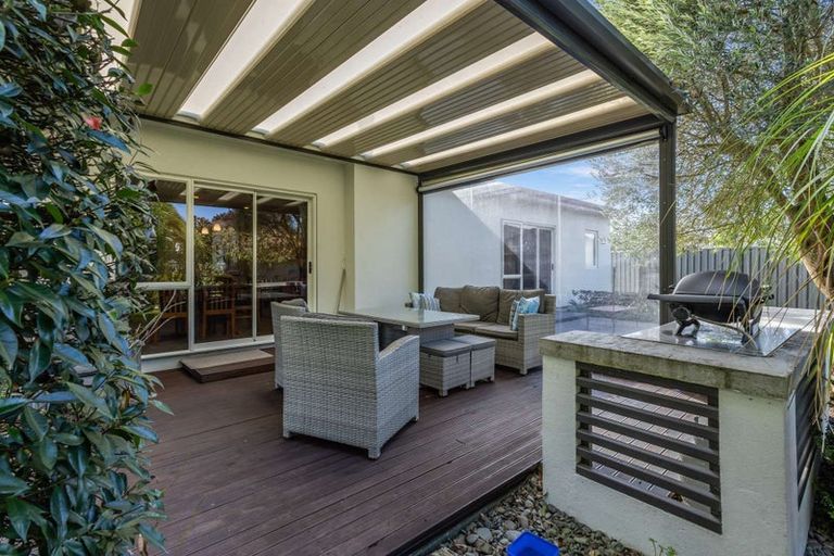 Photo of property in 28 Delta Mews Place, Clive, 4102