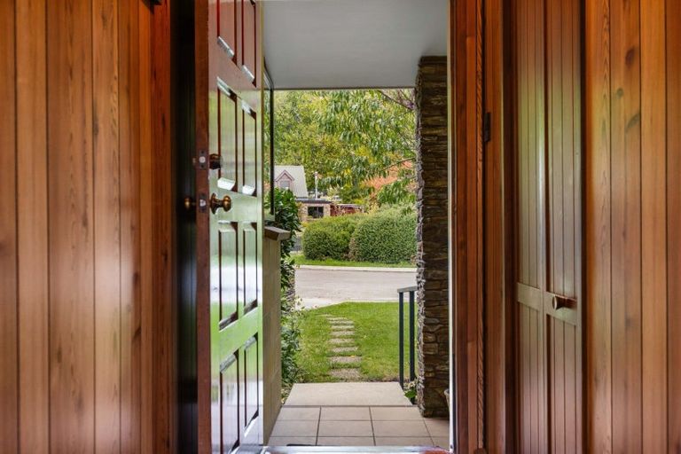 Photo of property in 12 Heuchan Lane, Wanaka, 9305