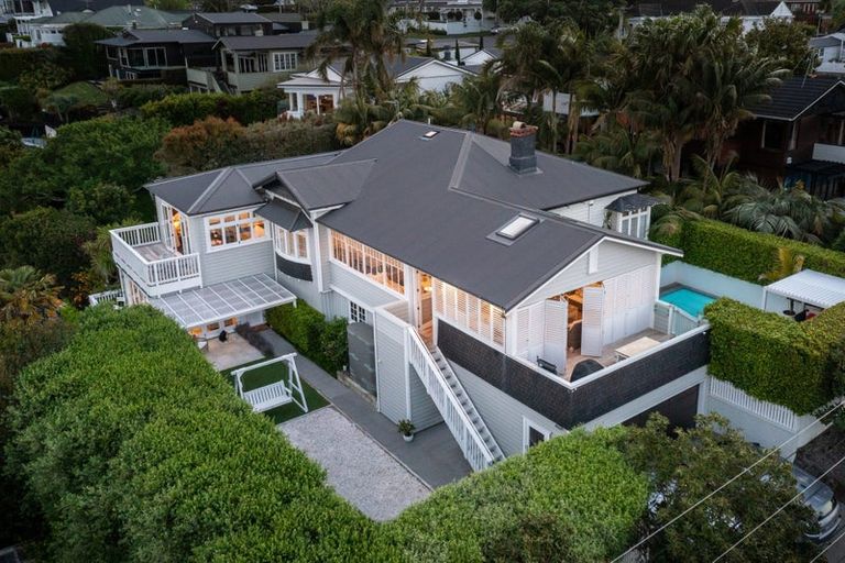 Photo of property in 1 Milton Road, Northcote Point, Auckland, 0627