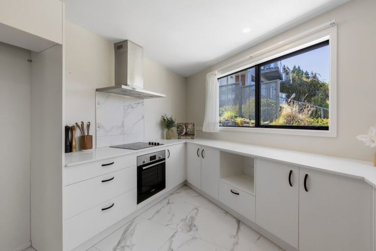 Photo of property in 14 Sainsbury Road, Fernhill, Queenstown, 9300