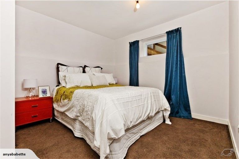 Photo of property in 16 Holiday Road, Stanmore Bay, Whangaparaoa, 0932