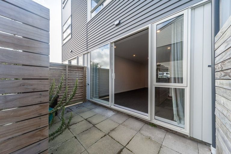 Photo of property in 24u2 Princess Terrace, Newtown, Wellington, 6021