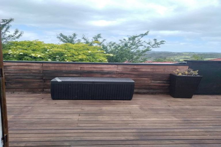 Photo of property in 252 Sturges Road, Henderson, Auckland, 0612
