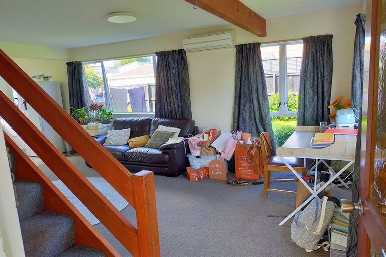 Photo of property in 2/10 Prossers Road, Saint Martins, Christchurch, 8022