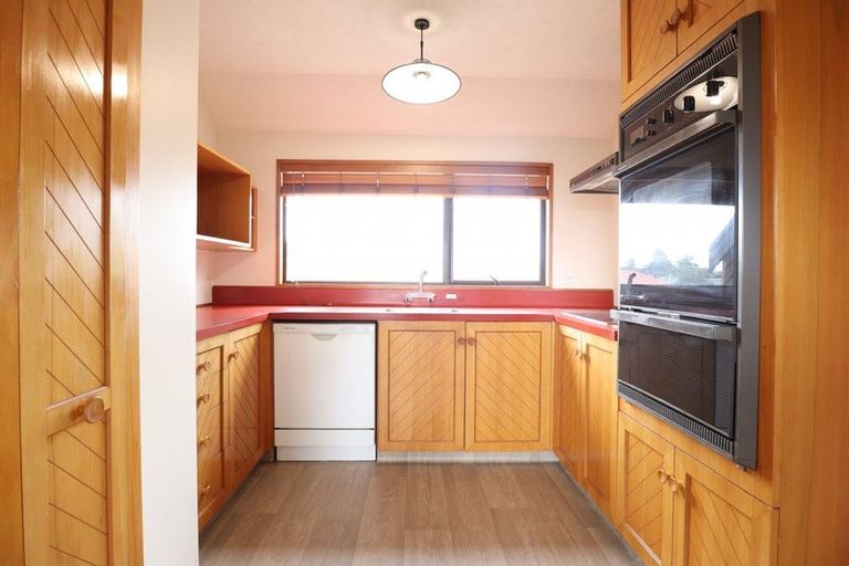 Photo of property in 87 Hawthornden Road, Avonhead, Christchurch, 8042