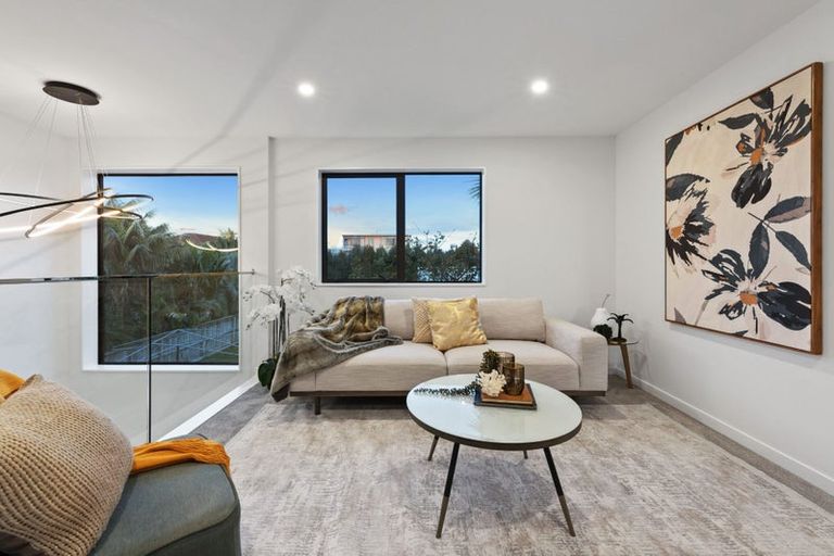 Photo of property in 42c Takutai Avenue, Half Moon Bay, Auckland, 2012