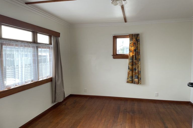 Photo of property in 52-52c Keith Street, Roslyn, Palmerston North, 4414