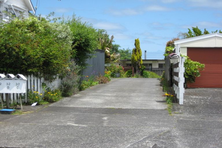Photo of property in 2/32 Prospect Terrace, Pukekohe, 2120