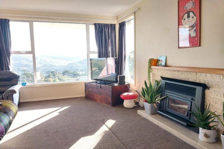 Photo of property in 10 Paparangi Crescent, Paparangi, Wellington, 6037
