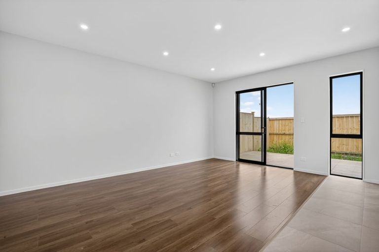 Photo of property in 10 Kaapehu Street, Karaka, 2578