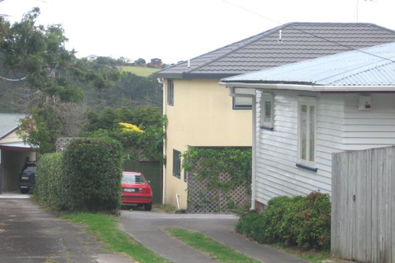 Photo of property in 2/46 Roberts Road, Glenfield, Auckland, 0629