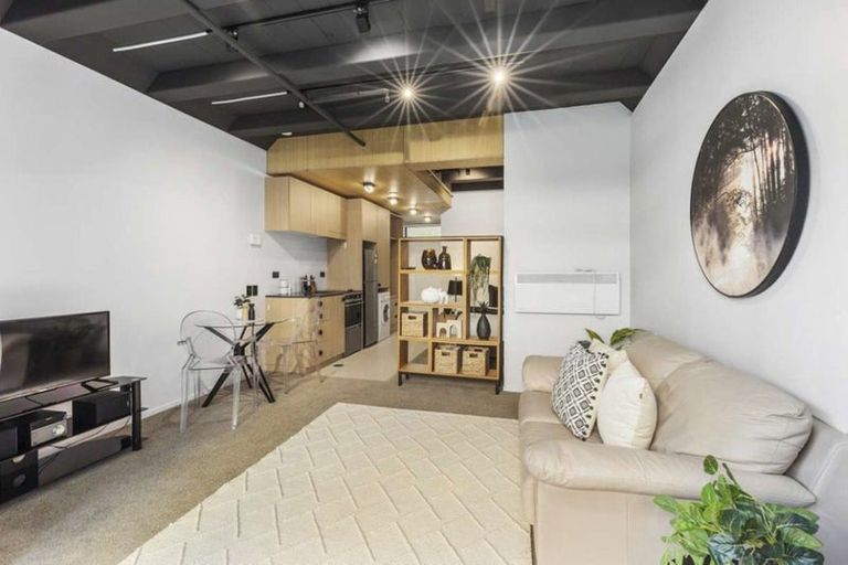 Photo of property in Vedado Apartments, 105/41u Hopper Street, Mount Cook, Wellington, 6011