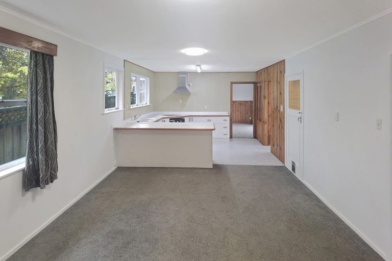 Photo of property in 31 Lowtherhurst Road, Massey, Auckland, 0614