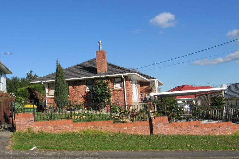 Photo of property in 26 School Road, Te Atatu South, Auckland, 0610