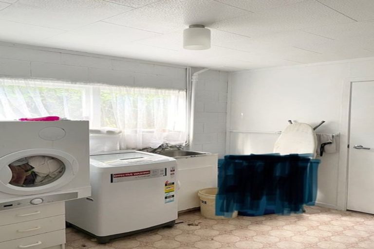 Photo of property in 48 Valley View Road, Glenfield, Auckland, 0629