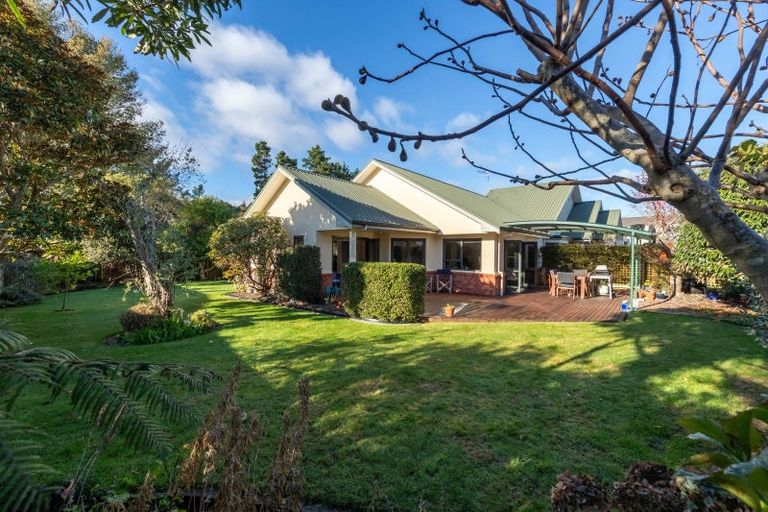 Photo of property in 17 Mary Huse Grove, Manor Park, Lower Hutt, 5019