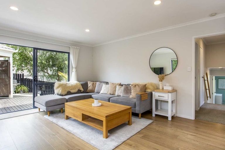 Photo of property in 25b Rehia Road, Massey, Auckland, 0614