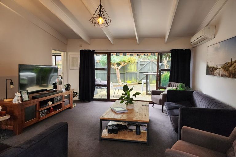 Photo of property in 3/42 James Laurie Street, Henderson, Auckland, 0612