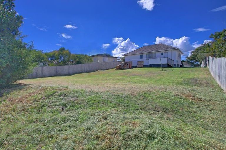 Photo of property in 2 Christmas Road, Manurewa, Auckland, 2102