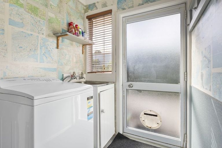Photo of property in 6 Omata Road, Westown, New Plymouth, 4310