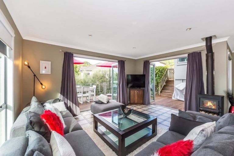 Photo of property in 168 Kittiwake Drive, Schnapper Rock, Auckland, 0632