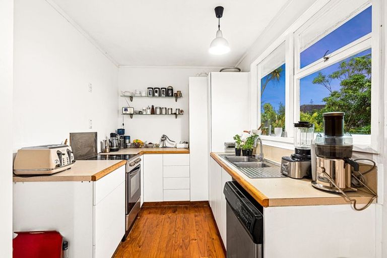 Photo of property in 317 Don Buck Road, Massey, Auckland, 0614