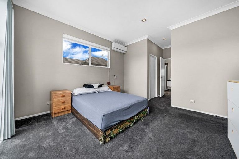 Photo of property in 28 Franshell Crescent, East Tamaki, Auckland, 2013