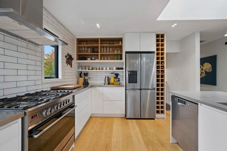 Photo of property in 28 Mcadam Drive, Jacks Point, Queenstown, 9371