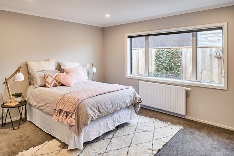 Photo of property in 33 Henrietta Maxwell Grove, Wainuiomata, Lower Hutt, 5014