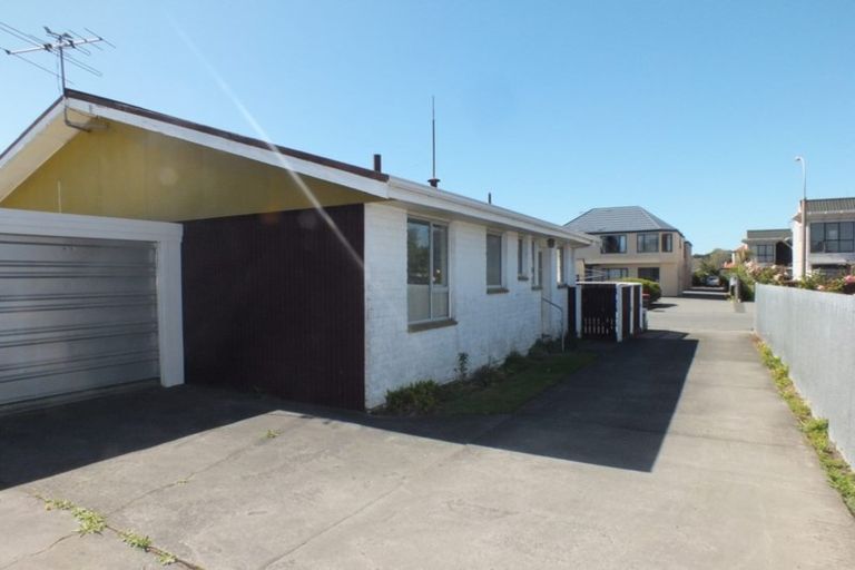 Photo of property in 75 Picton Avenue, Riccarton, Christchurch, 8011