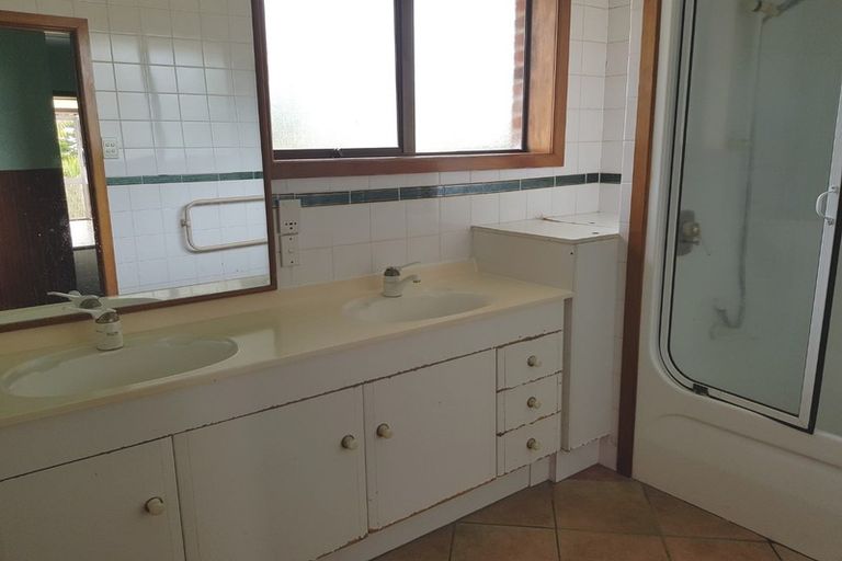 Photo of property in 23 Evans Road, Glen Eden, Auckland, 0602