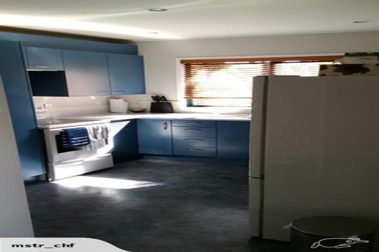 Photo of property in 2/485 Don Buck Road, Massey, Auckland, 0614