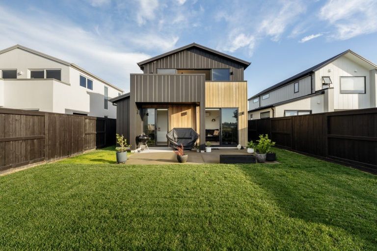 Photo of property in 31 Hinaki Street, Poike, Tauranga, 3112