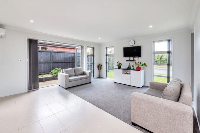 Photo of property in 40 Castellina Drive, Karaka, Papakura, 2113