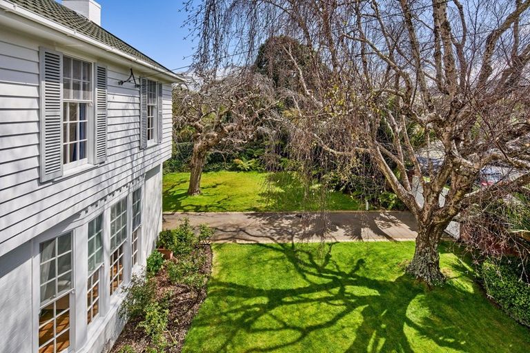 Photo of property in 2 Hautana Square, Woburn, Lower Hutt, 5010