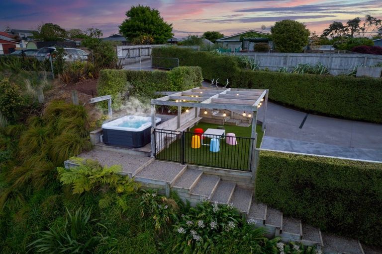 Photo of property in 22b Saint Ives Grove, Whalers Gate, New Plymouth, 4310