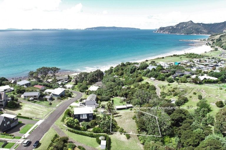 Photo of property in 19 Cuvier Crescent, Kuaotunu West, Whitianga, 3592