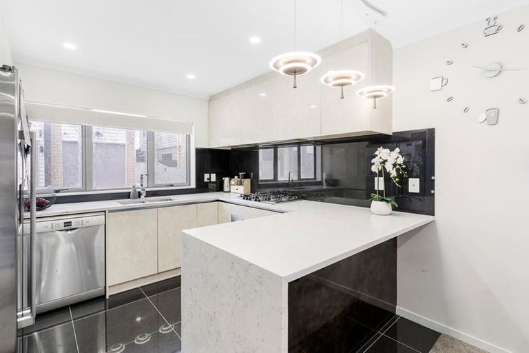 Photo of property in 7 Dewan Lane, Papatoetoe, Auckland, 2025