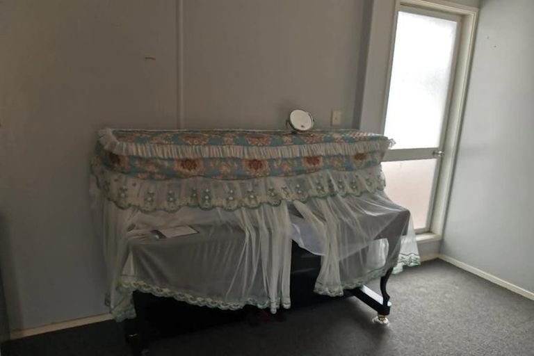 Photo of property in 35 Malmo Place, Massey, Auckland, 0614