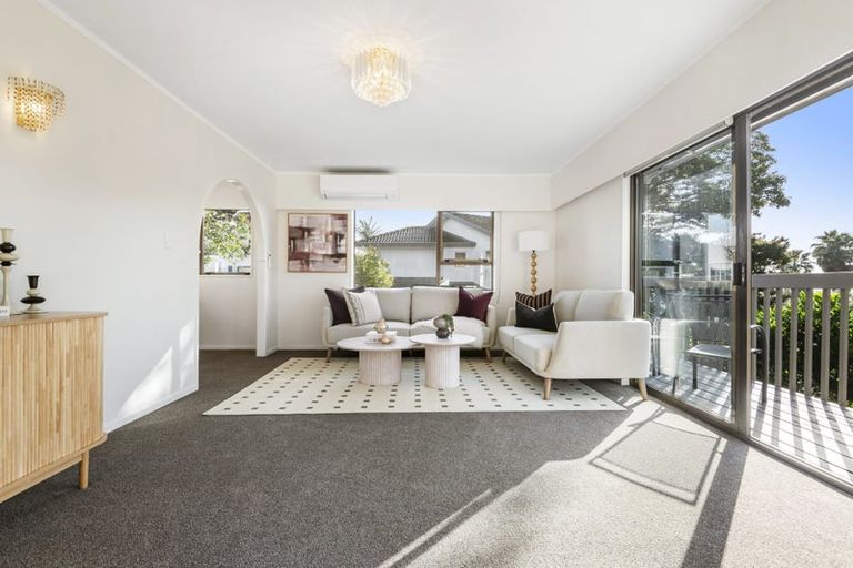 Photo of property in 1/193 East Coast Road, Castor Bay, Auckland, 0620