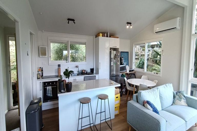 Photo of property in 12 Chartwell Drive, Crofton Downs, Wellington, 6035