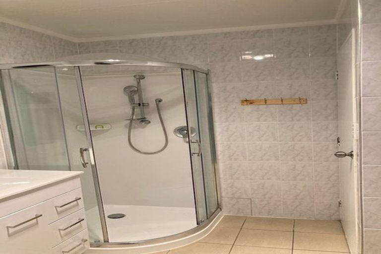 Photo of property in 55a Archibald Road, Kelston, Auckland, 0602