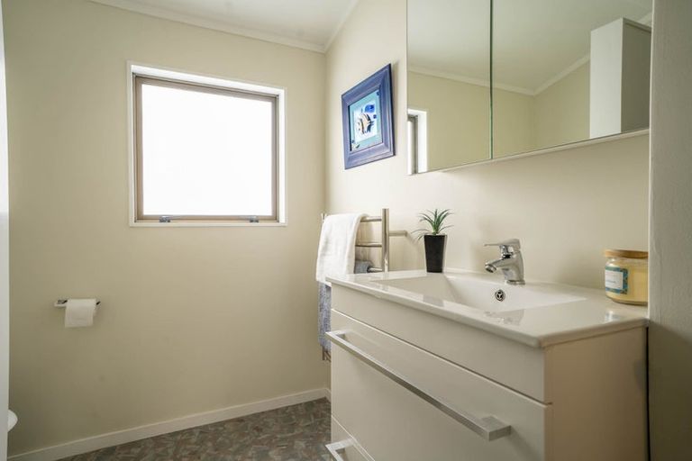 Photo of property in 6/29 Main Road, Tawa, Wellington, 5028