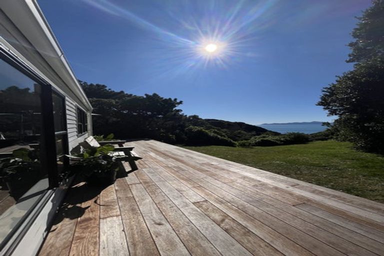 Photo of property in 15 Pukerua Beach Road, Pukerua Bay, 5026