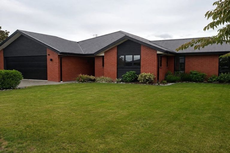 Photo of property in 83 Acacia Avenue, Rangiora, 7400