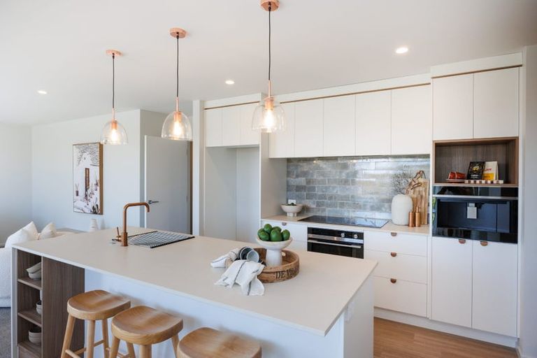 Photo of property in 68 Atlantic Drive, Fitzherbert, Palmerston North, 4410