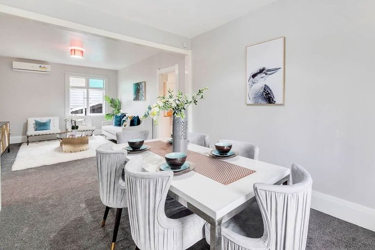 Photo of property in 55 Chislehurst Street, Henderson, Auckland, 0612
