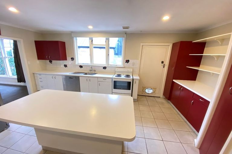Photo of property in 17 Woodford Terrace, Ilam, Christchurch, 8053