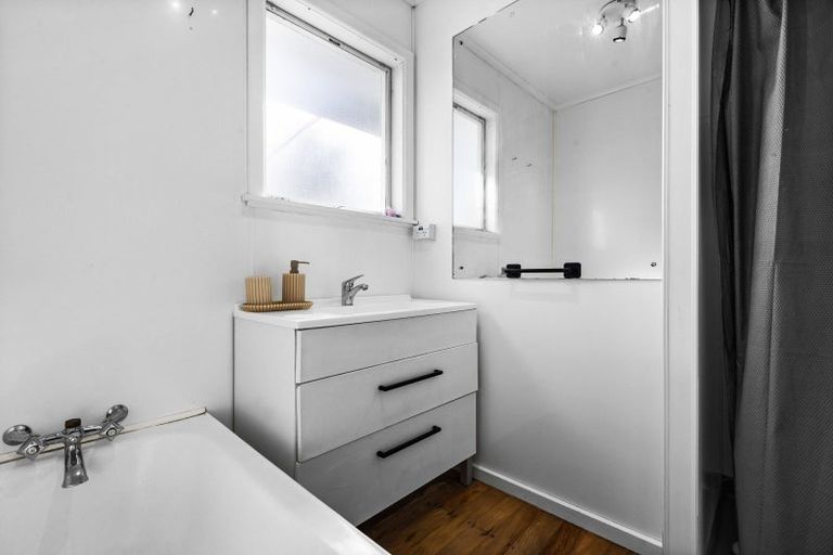 Photo of property in 3 Cranby Crescent, Onekawa, Napier, 4110